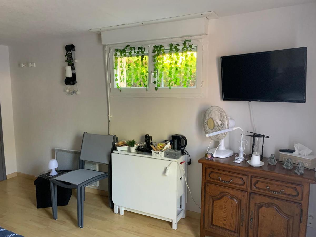 Une Agreable Chambre Independante Rilhac-Rancon Exterior foto